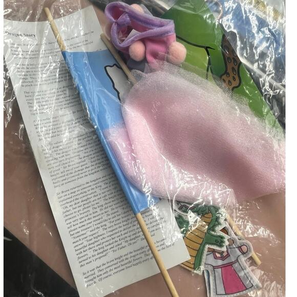 Madame Alexander Wendy's Puppet Show Theater Vintage #33780 Castle Jester Girl - Picture 8 of 9